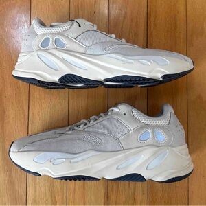 Yeezy 700 Analog